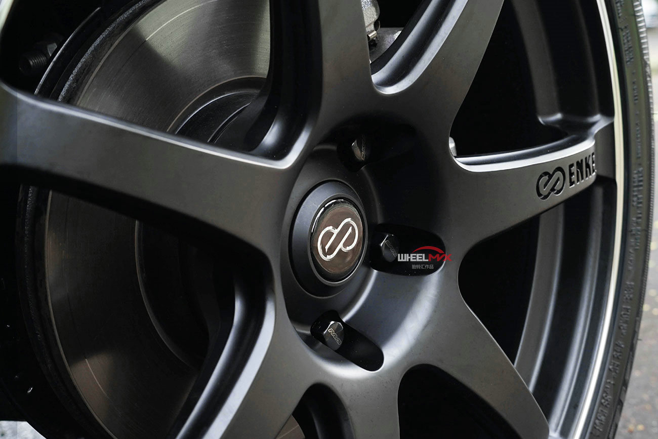 本田CR-V安装日本ENKEI品牌的优质轮毂SC38款式